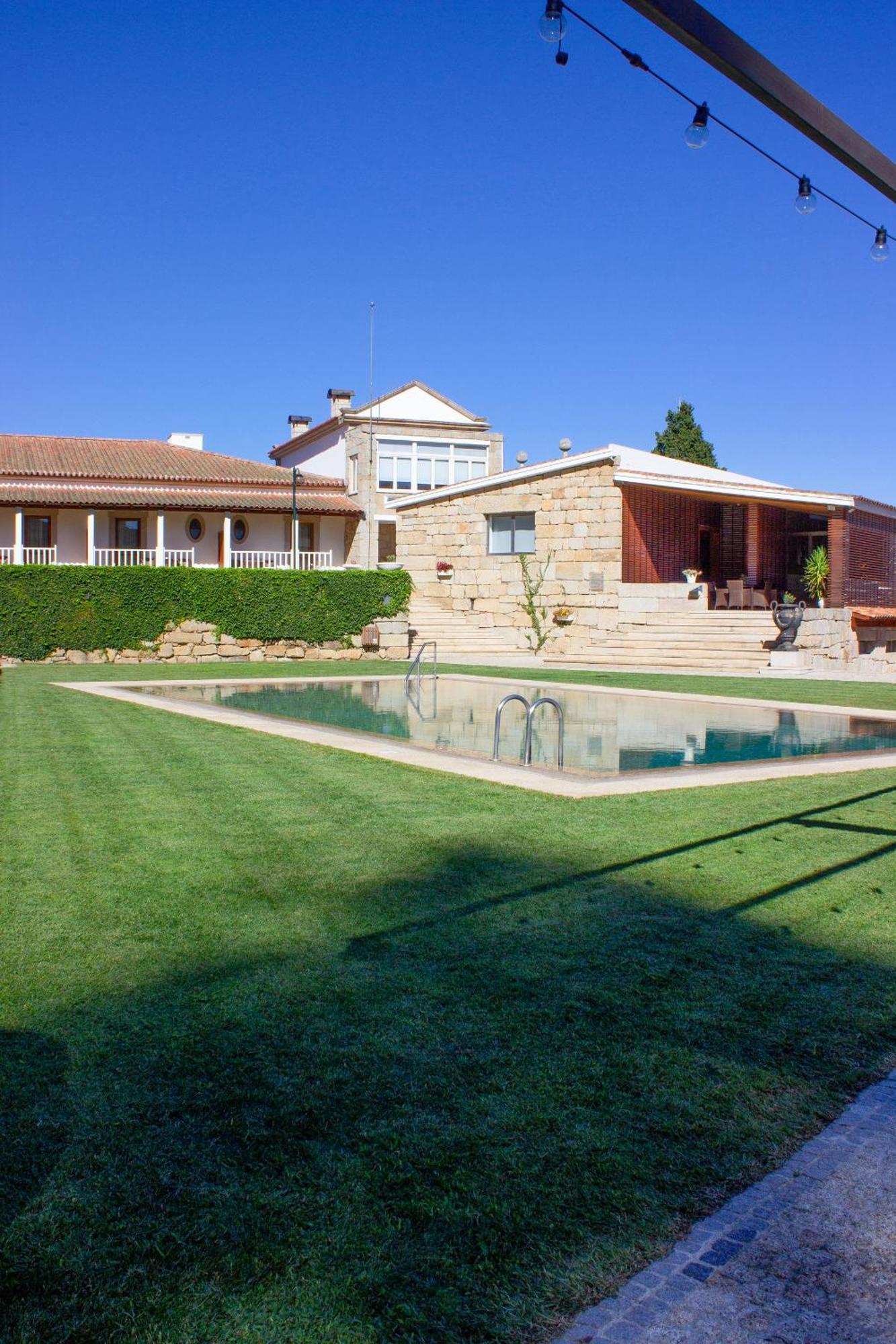 Hotel Rural Casa De Samaioes Chaves Exteriör bild